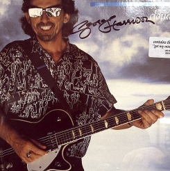 70. GEORGE HARRISON-***** АВТОГРАФ**** ВИНИЛОВАЯ ПЛАСТИНКА, ЛОНДОН 1989 (СЕРТИФИКАТ)