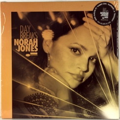 95. NORAH JONES - DAY BREAKS-2016-FIRST PRESS UK/EU- BLUE NOTE-NMINT/NMINT