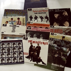 2. BEATLES-E.P. COLLECTION (BOX SET 15 LP)-1981-FIRST PRESS MONO,STEREO, 7'' UK-PARLOPHONE-NMINT/NMINT