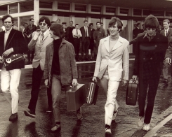 64. GUNTER ZINT - АВТОРСКАЯ ФОТОГРАФИЯ -BEATLES- 1969-STOCKHOLM AIRPORT.-КНИГА - NMINT